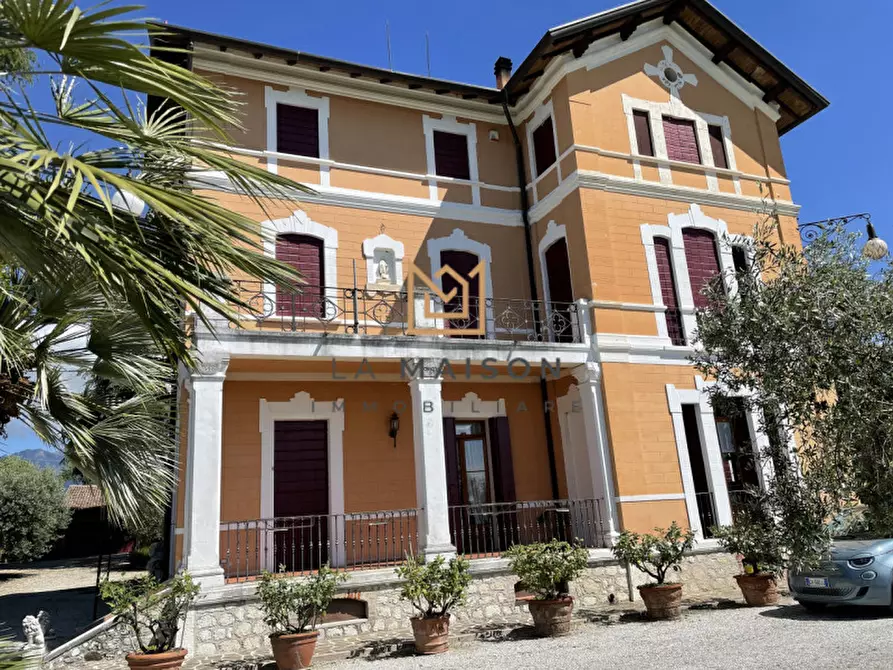 Villa in vendita in Via San Nicolo' a Fonte