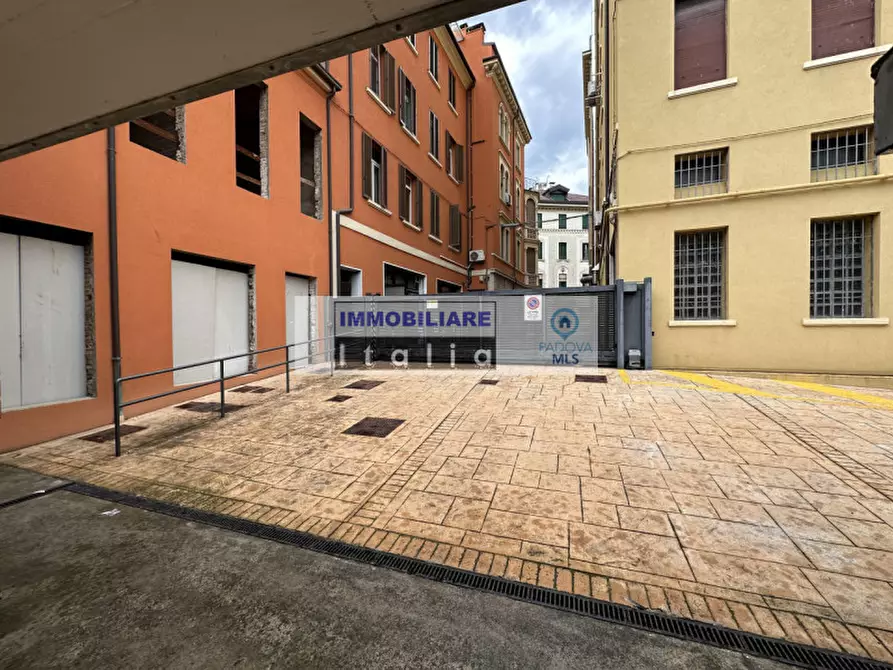 Garage in vendita in via Trieste a Padova