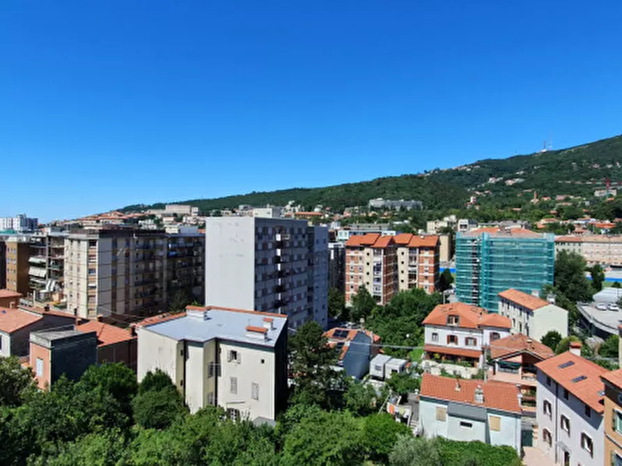 Appartamento in vendita in Strada di Guardiella 32 a Trieste