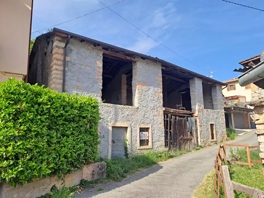 Rustico / casale in vendita in Contrada Gonzi a Cerro Veronese