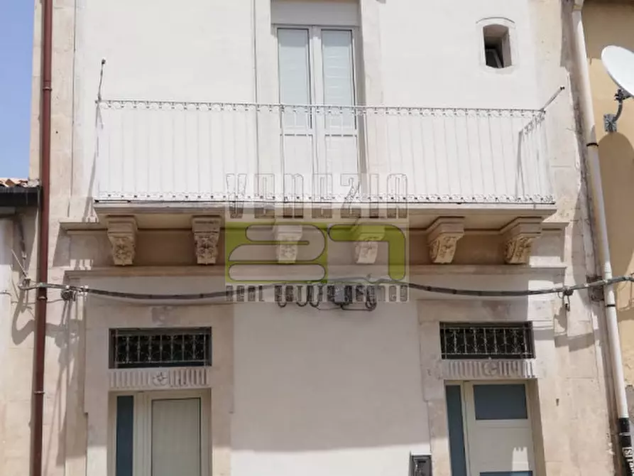 Casa indipendente in vendita in via Rosolino pilo a Noto