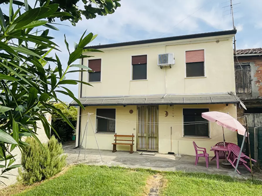 Casa bifamiliare in vendita in Via Ferre 156 a Piacenza D'adige