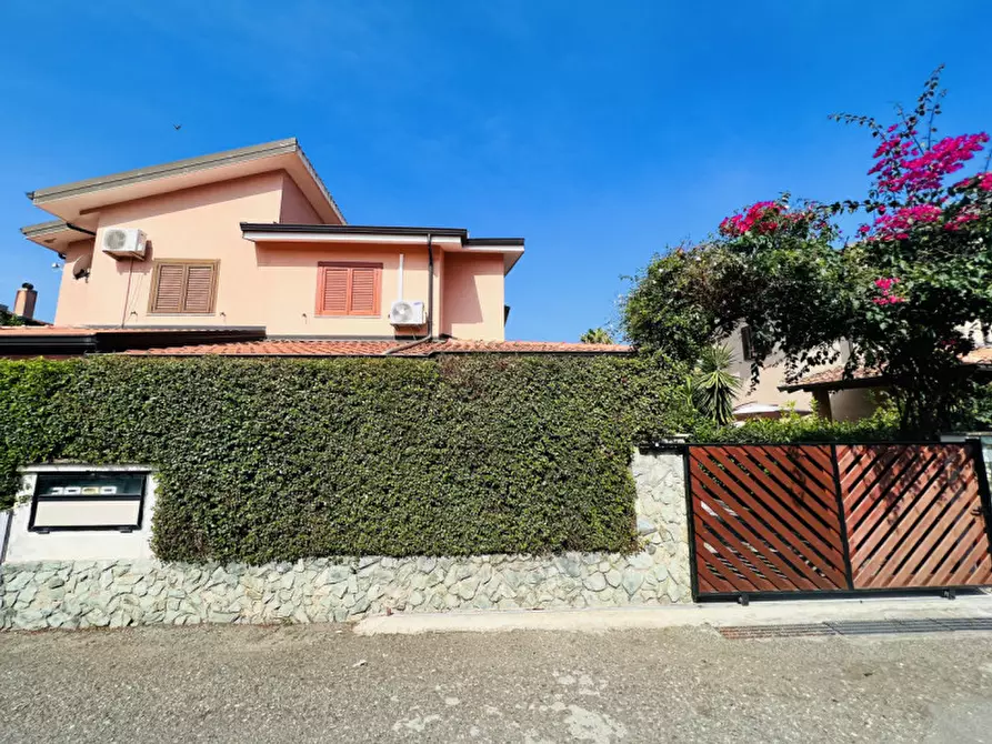 Villa in vendita in Contrada Difesa, snc a Pizzo