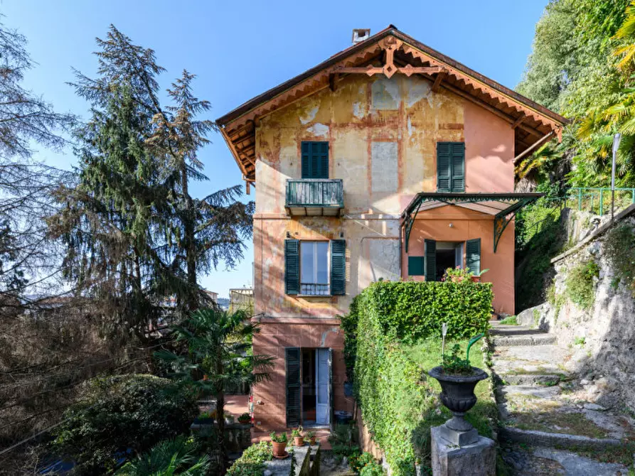 Villa in vendita in via Cantoni, 10 a Arona