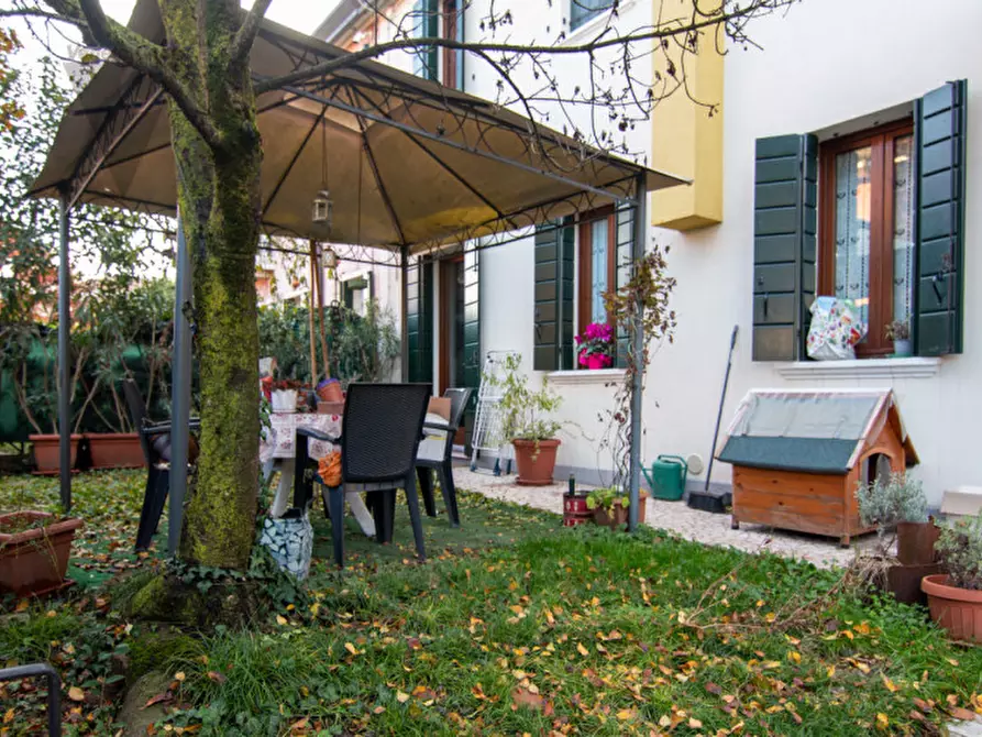 Casa bifamiliare in vendita in via Vecchia 50 a Padova