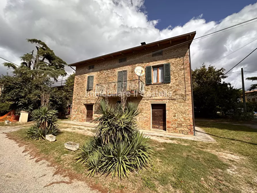 Casa indipendente in vendita in via santa maria a Castiglione Del Lago