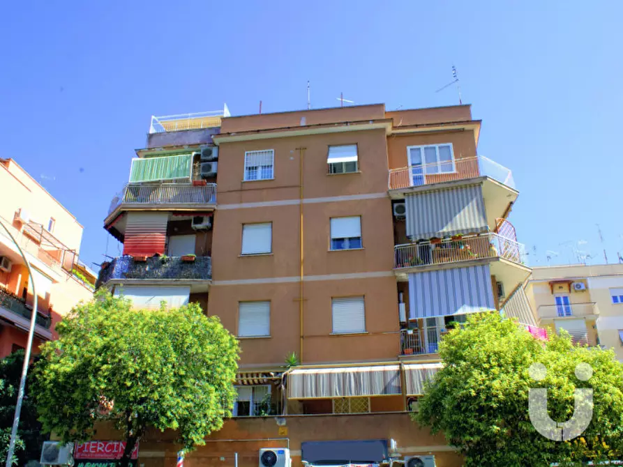Appartamento in vendita in Via Tor de' Schiavi a Roma
