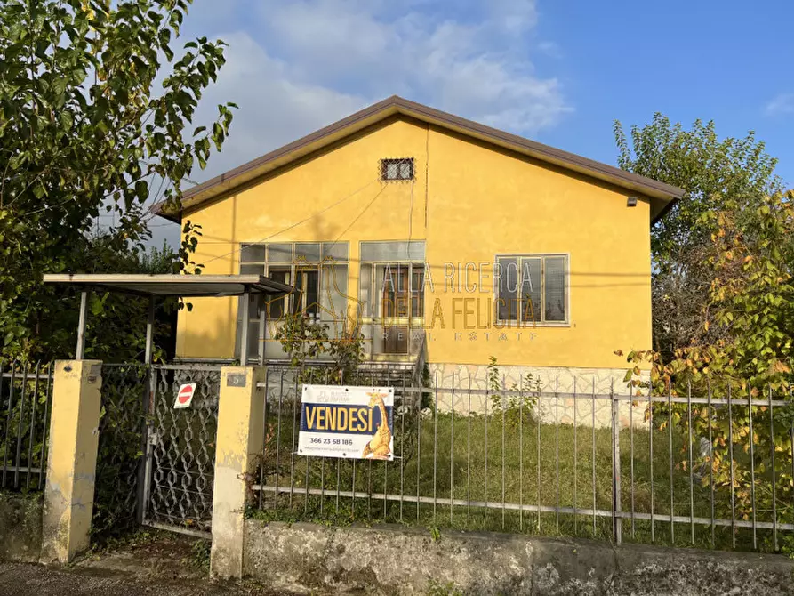 Casa indipendente in vendita in Via Vittorio Veneto 30 a Marano Vicentino