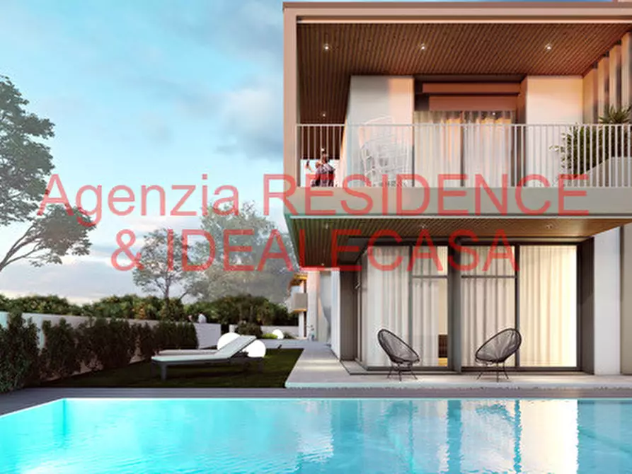 Casa trifamiliare in vendita in Via Giorgio Vasari a Jesolo