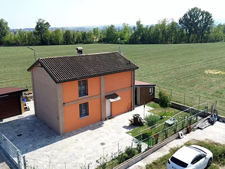 Villa in vendita in Chero a Carpaneto Piacentino
