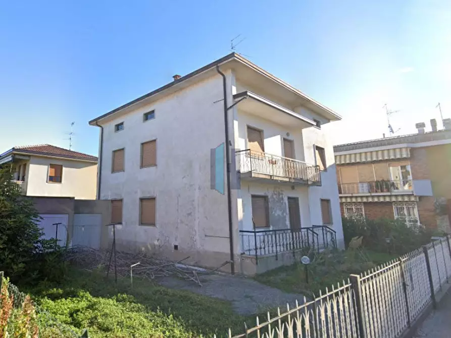 Casa indipendente in vendita in Via Roma a Valbrembo