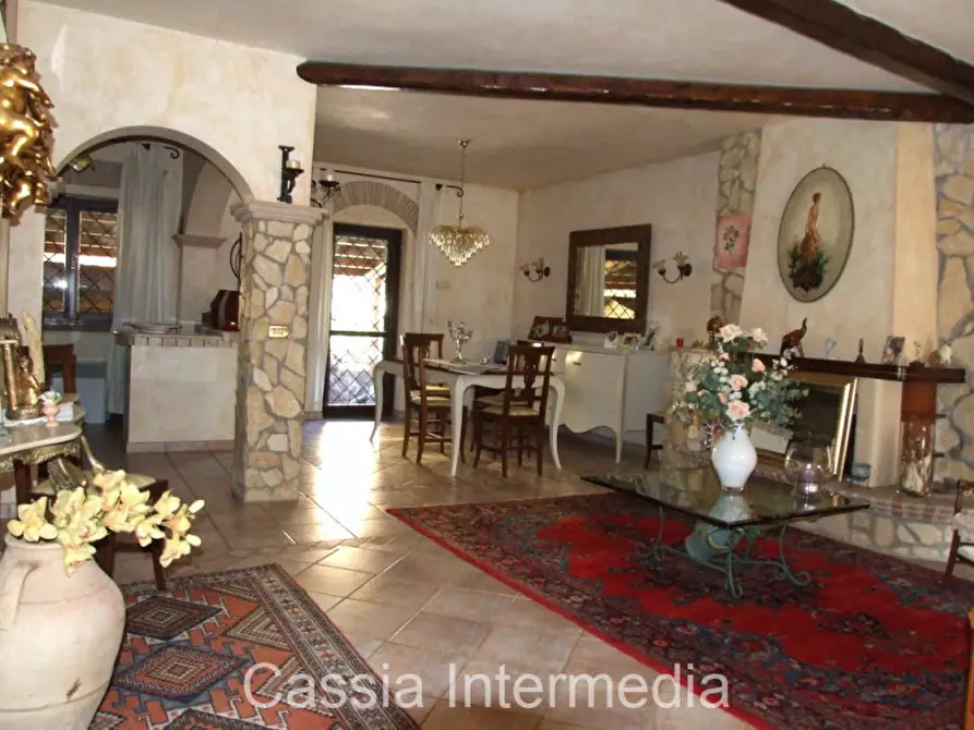 Villa in vendita in Via Padre Gabriele Roschini a Nepi