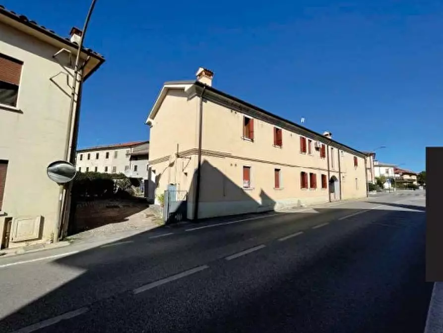 Appartamento in vendita in Via Castello, 37 a Sernaglia Della Battaglia