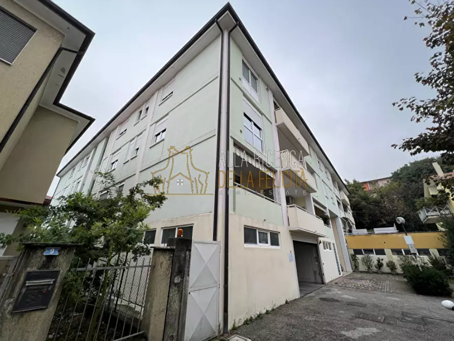 Appartamento in vendita in Via Vincenzo Gilberti 2 a Schio