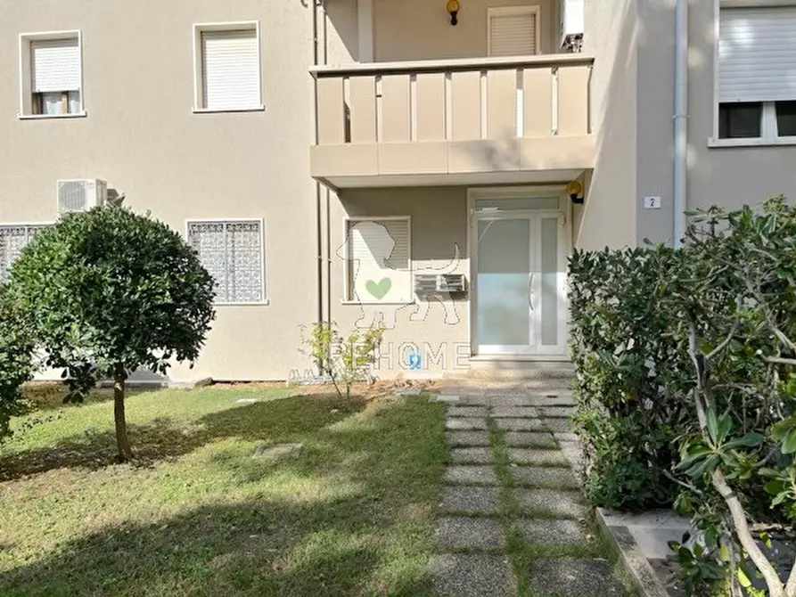 Appartamento in vendita in Via Rododendro 2 a Lignano Sabbiadoro