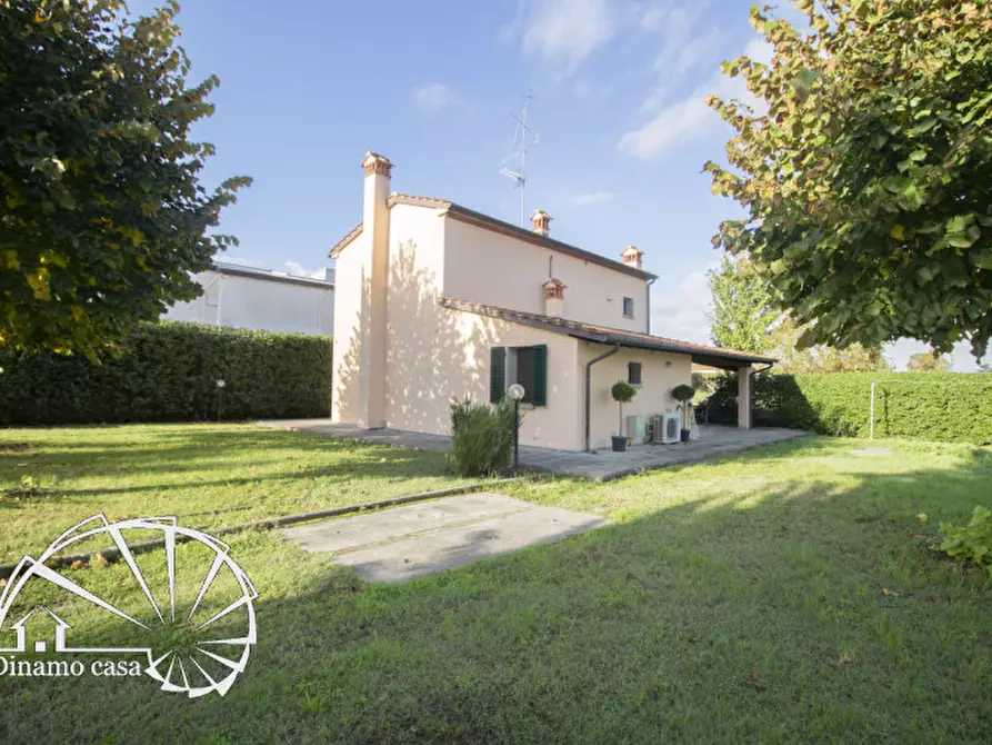 Casa indipendente in vendita in Via Galcianese a Prato