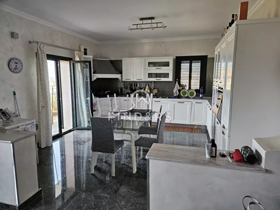 Appartamento in vendita in via quattronari a Reggio Di Calabria