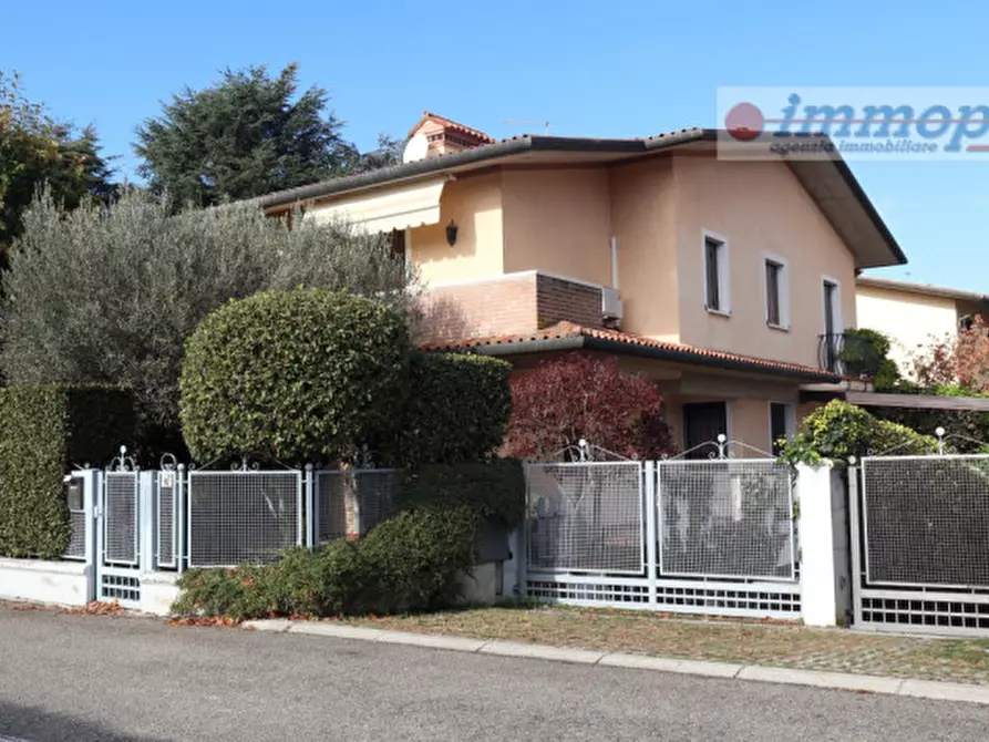 Casa bifamiliare in vendita in Via Sanmicheli a Cassola