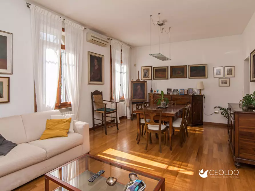 Villa in vendita in via Curbastro a Padova