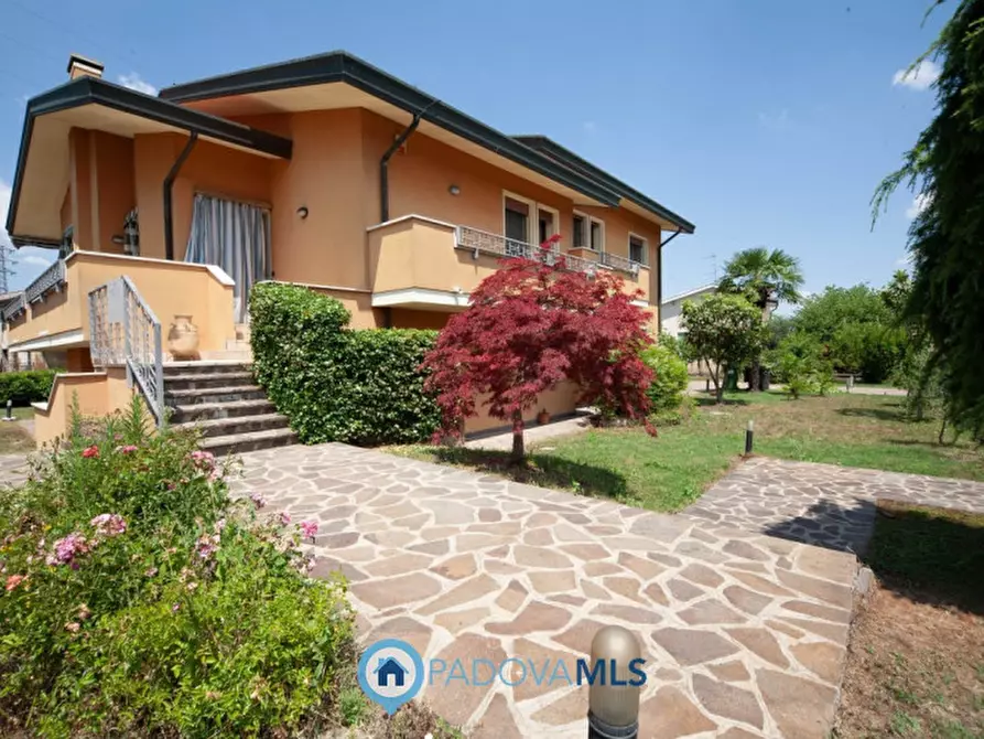 Villa in vendita in Via Buonarroti a Pozzonovo