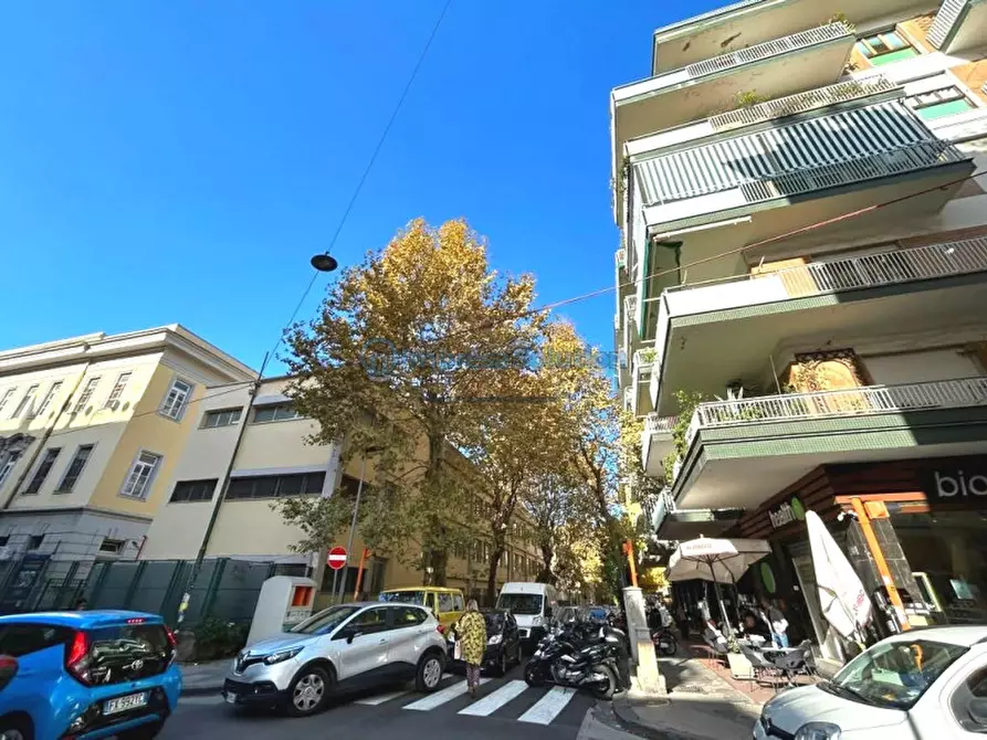 Negozio in affitto in Via Giovanni Merliani a Napoli