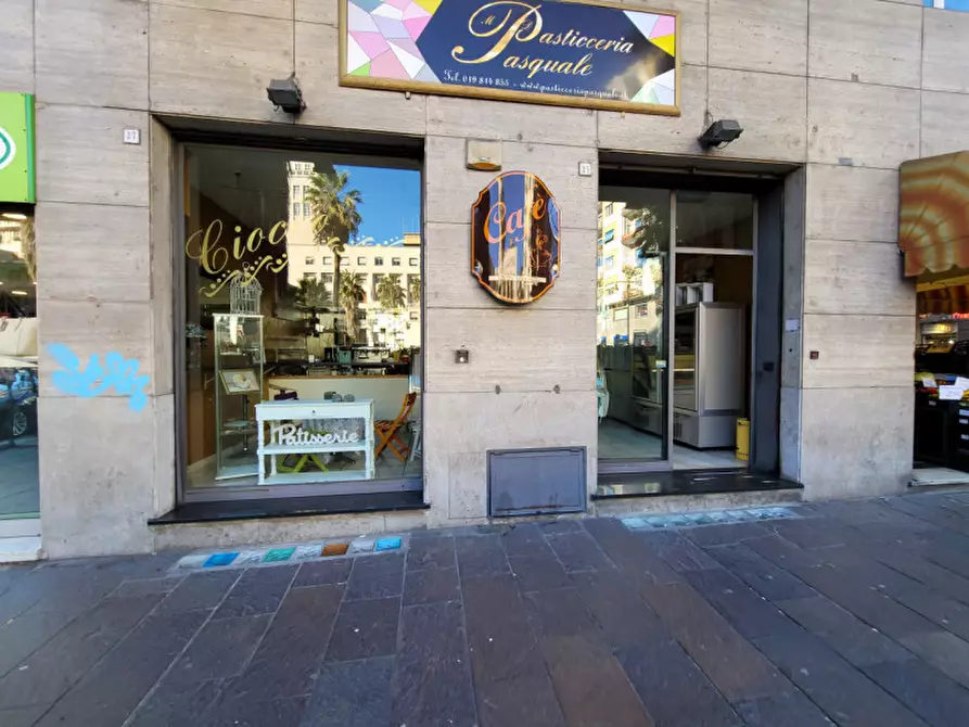 Attività commerciale in vendita in Piazza Saffi a Savona