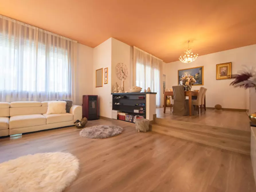 Casa bifamiliare in vendita in Via Rovigo a Torri Di Quartesolo