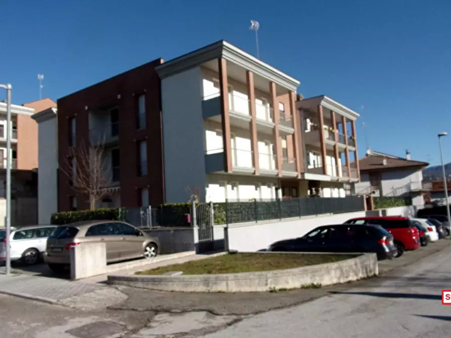 Appartamento in vendita in Via Monte Gemmo, N. 44 a Castelraimondo