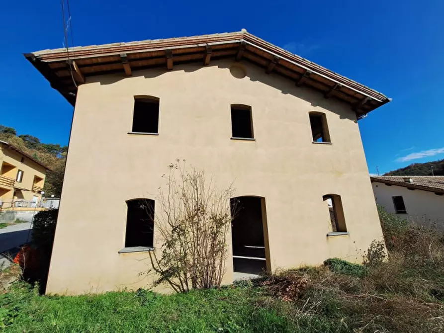 Palazzo in vendita in Fraz. Branca, Via della Cascata, N. snc a Gubbio