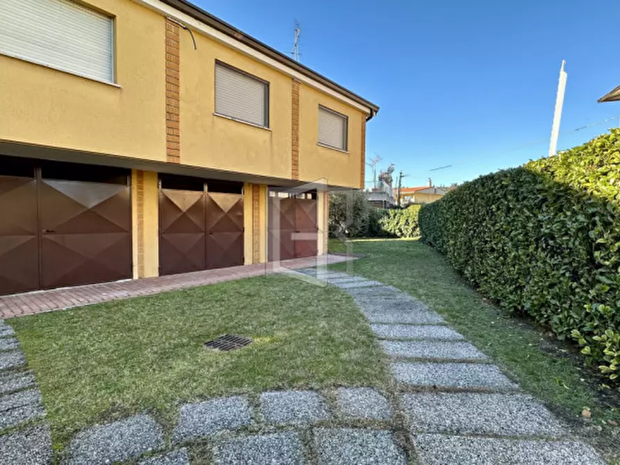 Appartamento in vendita in Via Pace a Manerba Del Garda