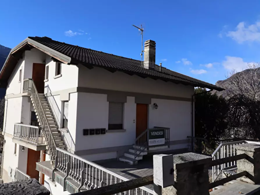 Casa quadrifamiliare in vendita in Viale Piemonte 27 a Saint-Vincent