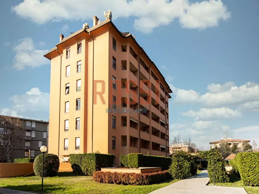Appartamento in vendita in VIA MONTANARI a Monza