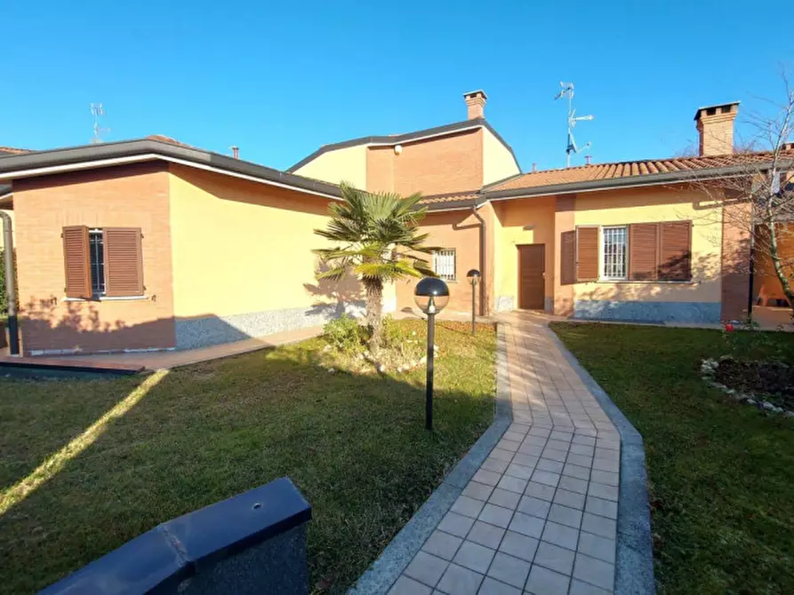 Villa in vendita in Via Sant'Antonio, N. 13 a Abbiategrasso