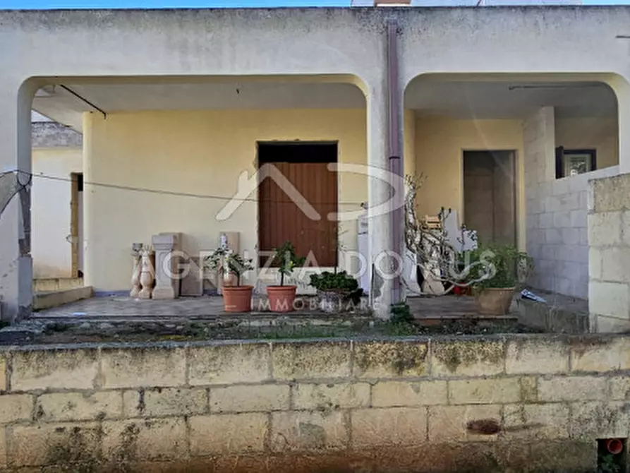 Casa indipendente in vendita in Viale Apulia a Taviano