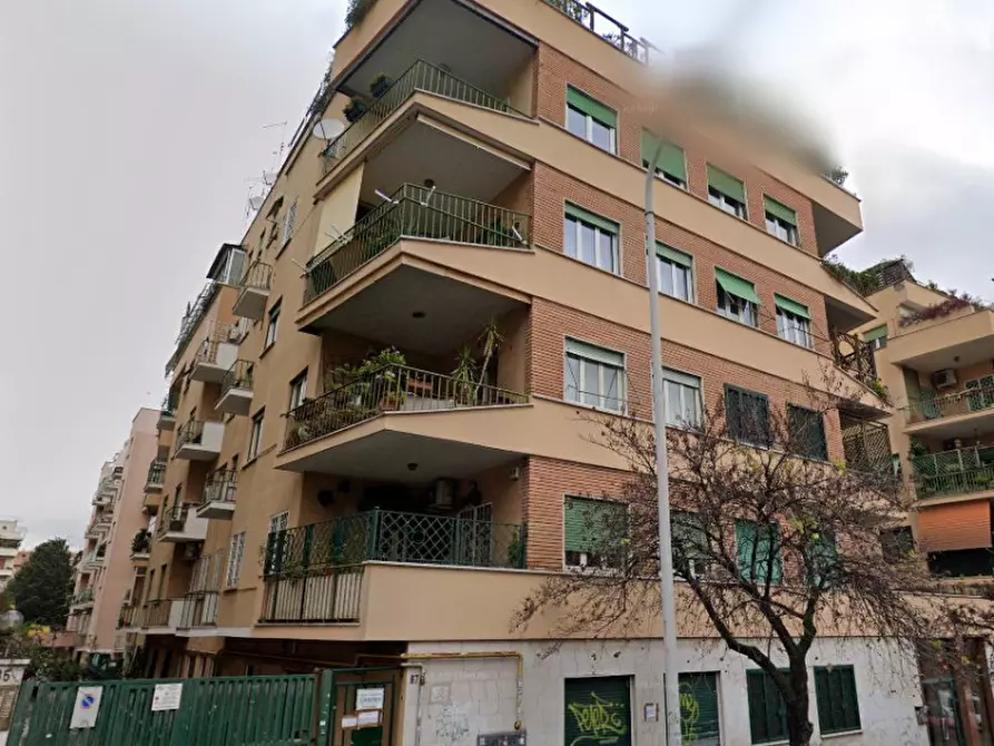 Appartamento in vendita in Via Livorno a Roma