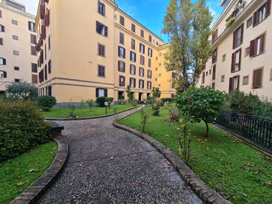 Appartamento in vendita in via luciano manara a Roma