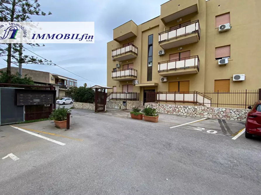 Appartamento in vendita in VIA VILLAGRAZIA a Palermo