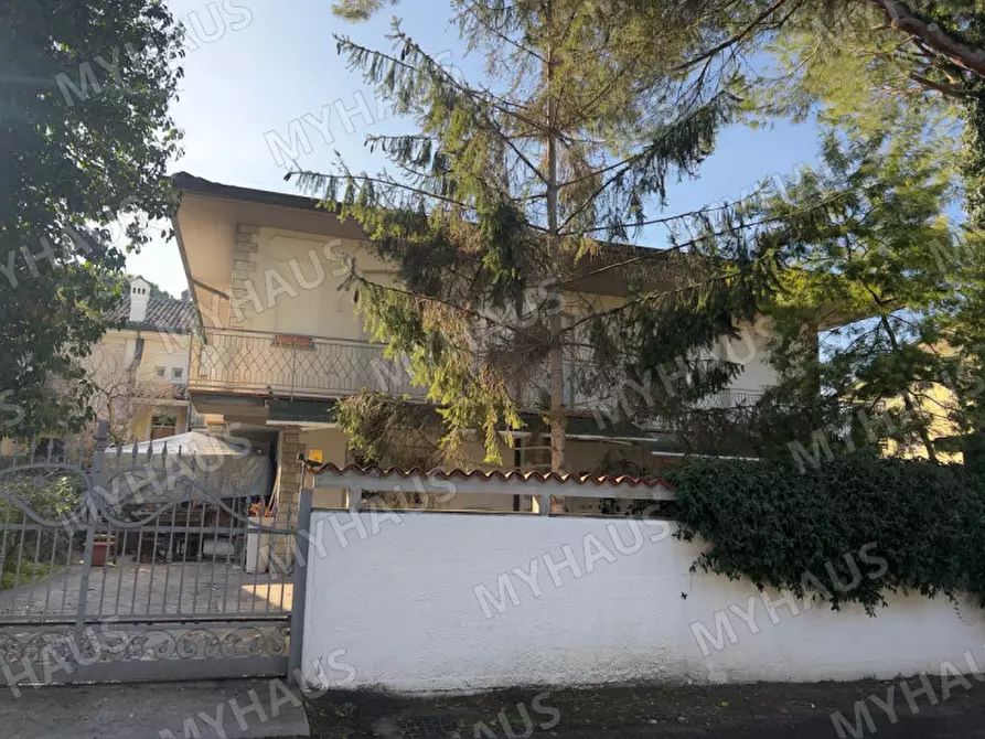 Villa in vendita in Via dei Gladioli, 12 a Cervia