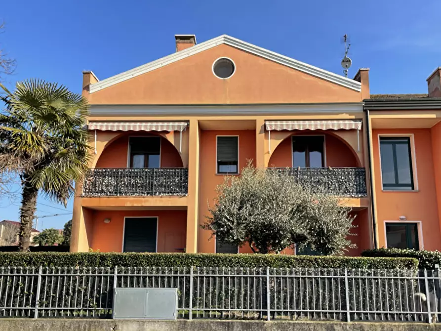 Appartamento in vendita in Via Sandano a Correzzola