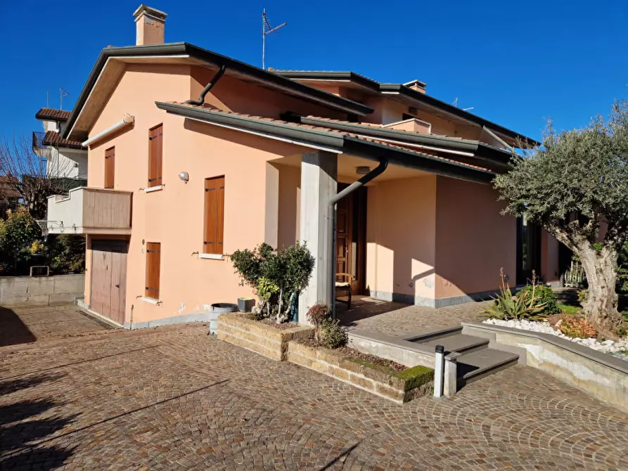 Casa bifamiliare in vendita in Via Padre Clemente Gatti a Pressana