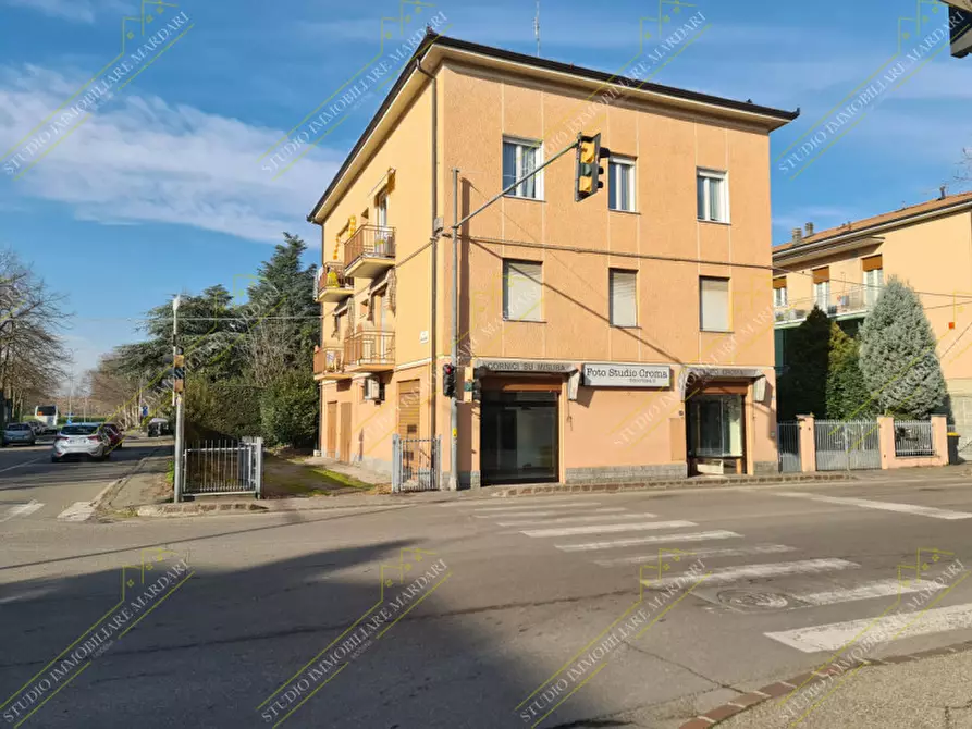Negozio in affitto in strada Morane a Modena