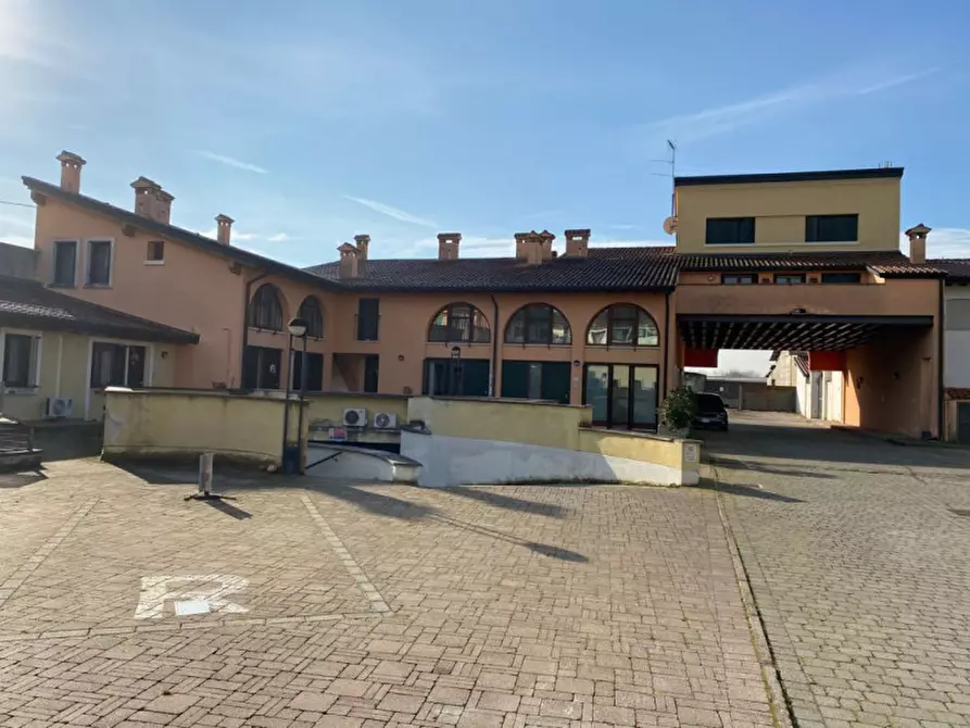 Appartamento in vendita in via mazzini a Villafranca Di Verona