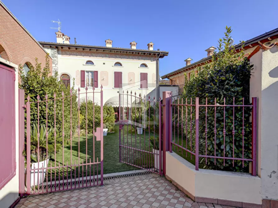 Appartamento in vendita in Via Dietro Castello a San Felice Del Benaco