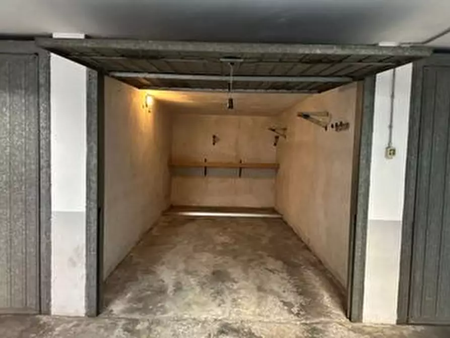 Garage in vendita in Via Carlo Cassan a Padova