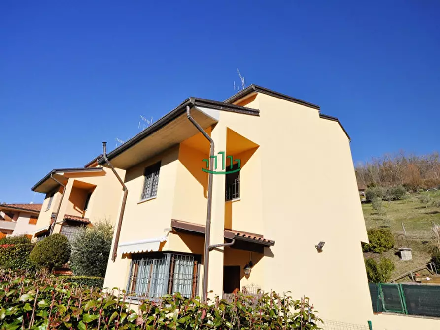 Villetta a schiera in vendita in via Toscana a Monte San Pietro