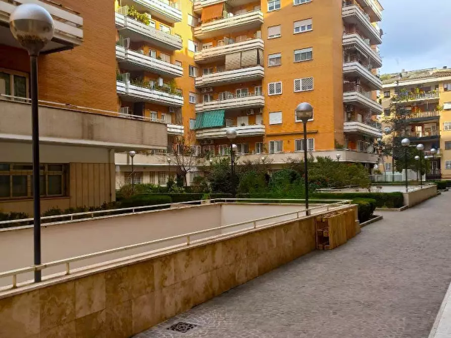 Appartamento in vendita in VIA VAL DI NON a Roma