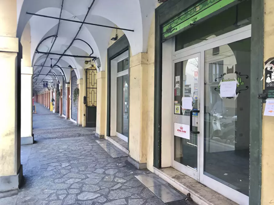 Negozio in affitto in Via Mazzini a Bologna