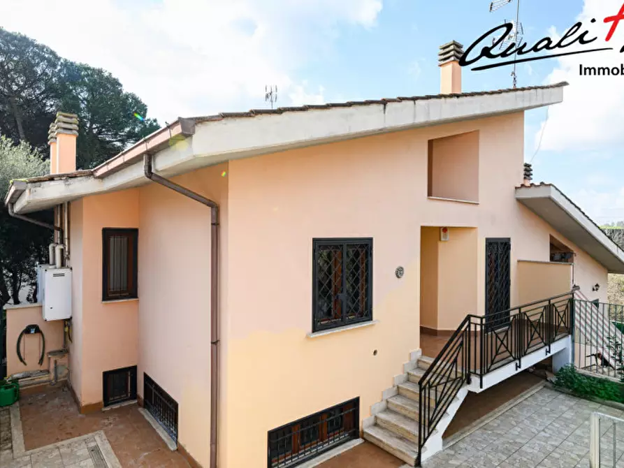 Villa in vendita in VIA FRONTONE 212 a Roma