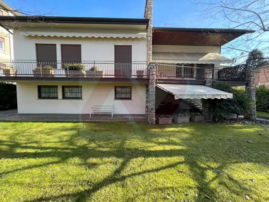 Villa in vendita in Viale Carducci a Vicenza