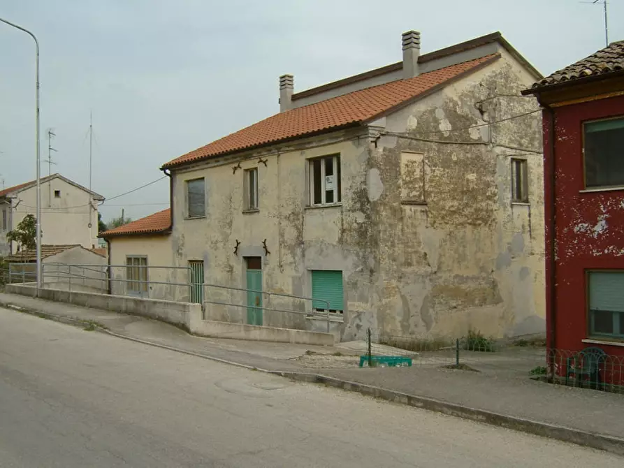 Immagine 6 di Casa indipendente in vendita  a Trecastelli
